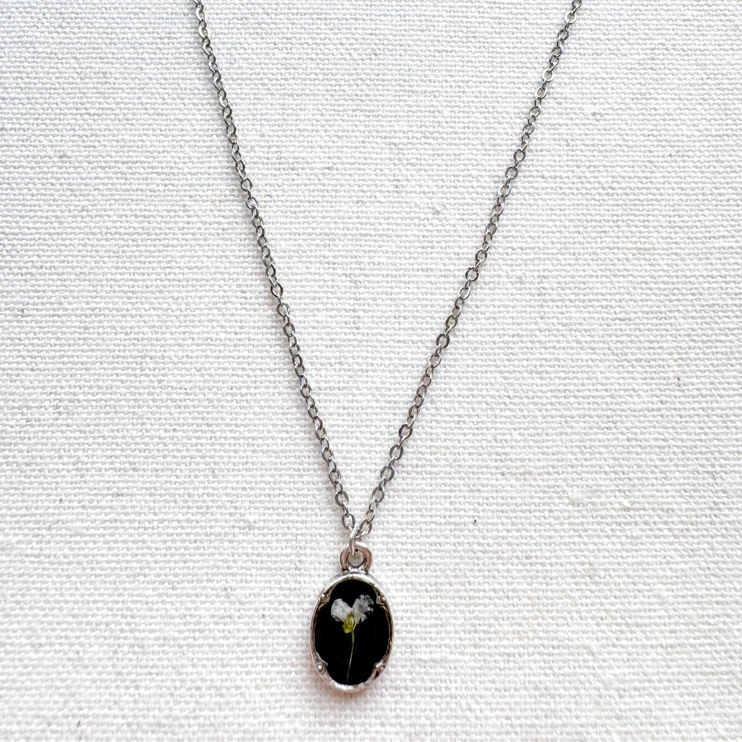 Victoria Mini Ornate Pressed Flower Necklace | Silver