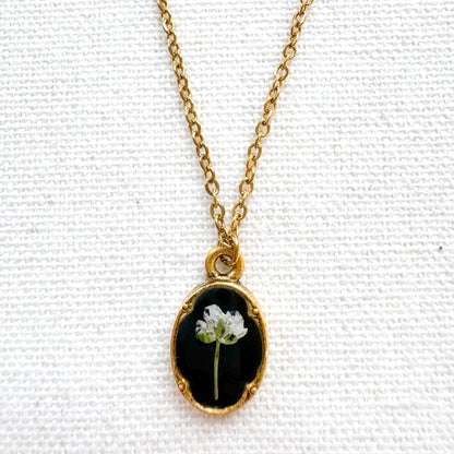 Victoria Mini Ornate Pressed Flower Necklace | Gold