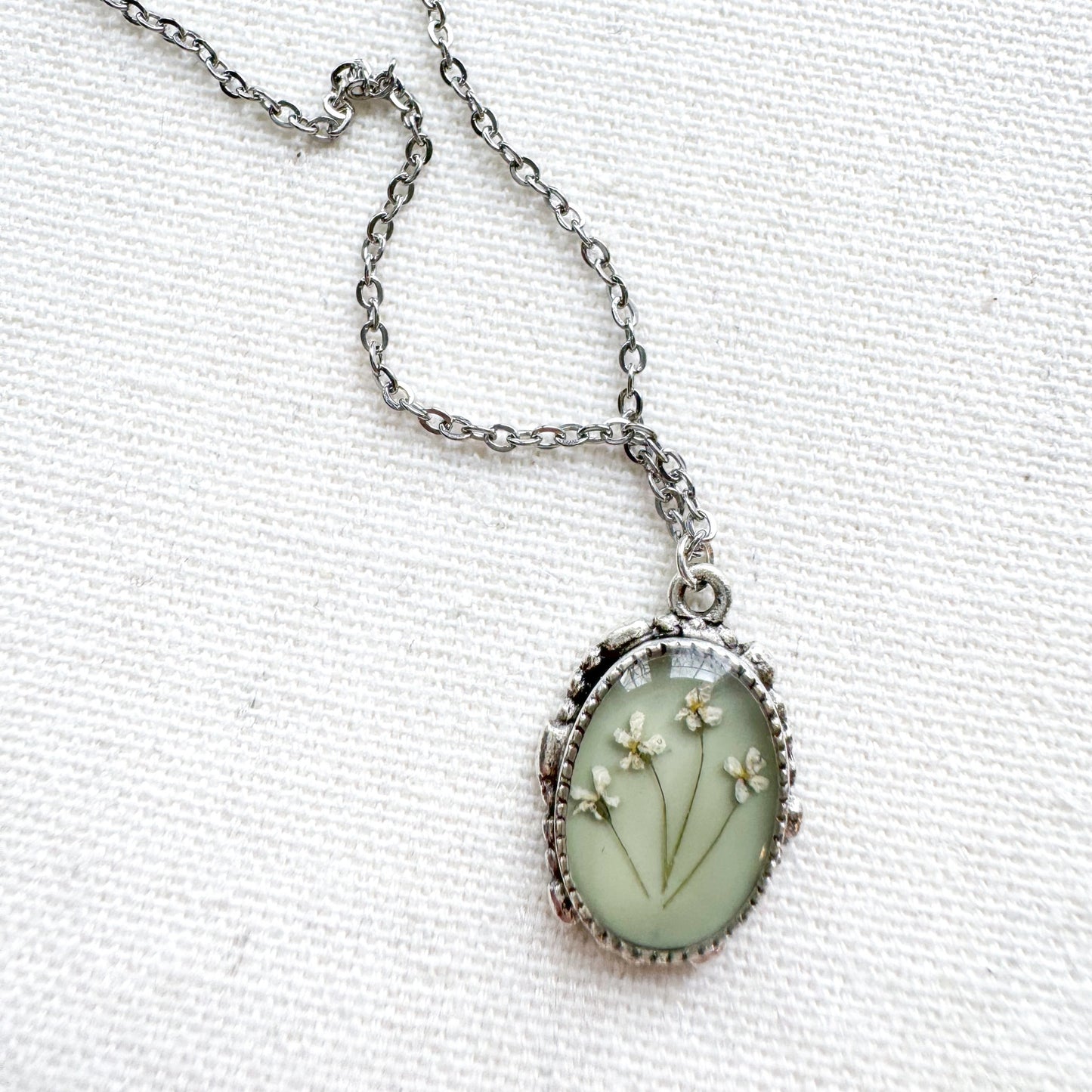 Beatrix Pressed Flower Necklace | Silver