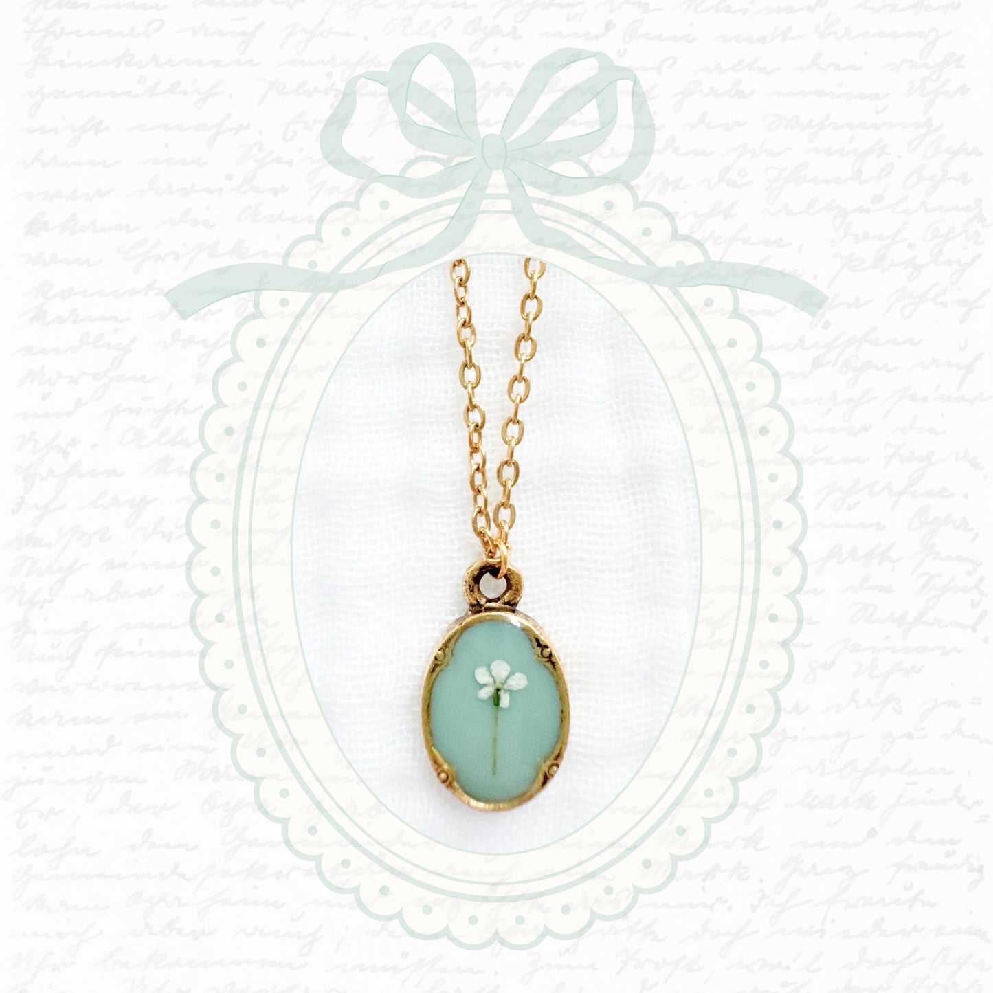 Anne Mini Ornate Pressed Flower Necklace | Gold