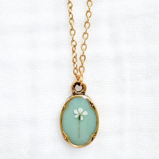 Anne Mini Ornate Pressed Flower Necklace | Gold