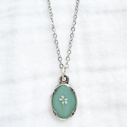 Anne Mini Ornate Pressed Flower Necklace | Silver