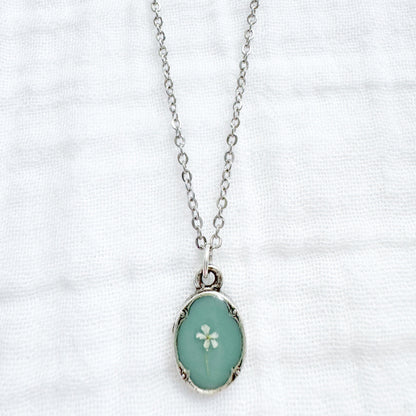 Anne Mini Ornate Pressed Flower Necklace | Silver