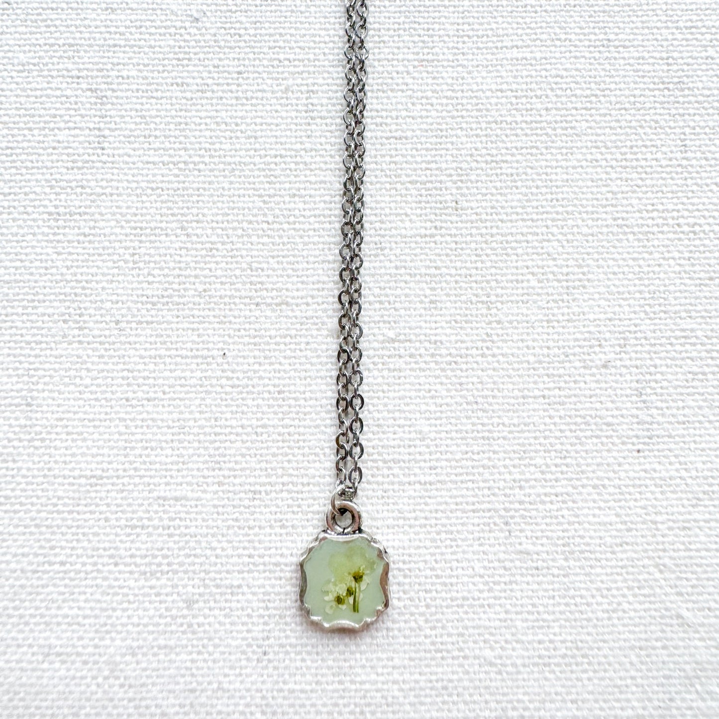 Beth Pressed Flower Necklace | Silver