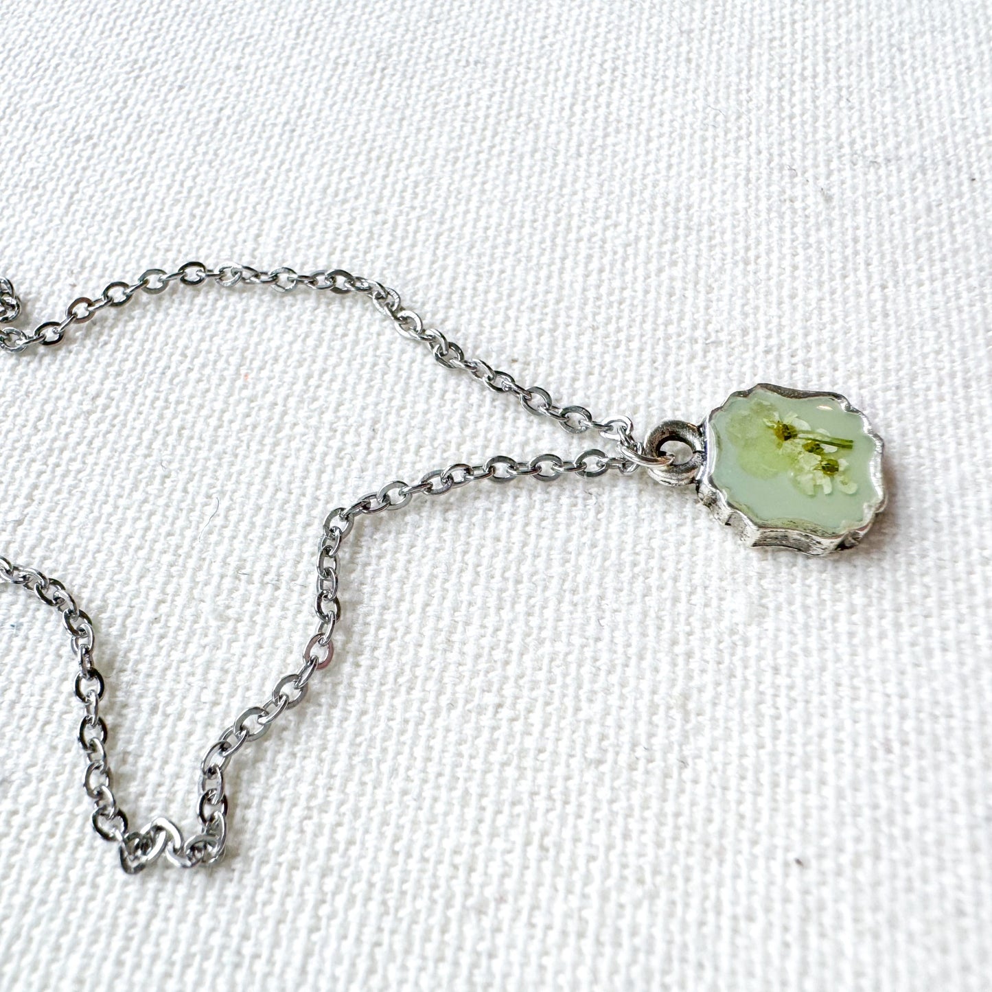 Beth Pressed Flower Necklace | Silver