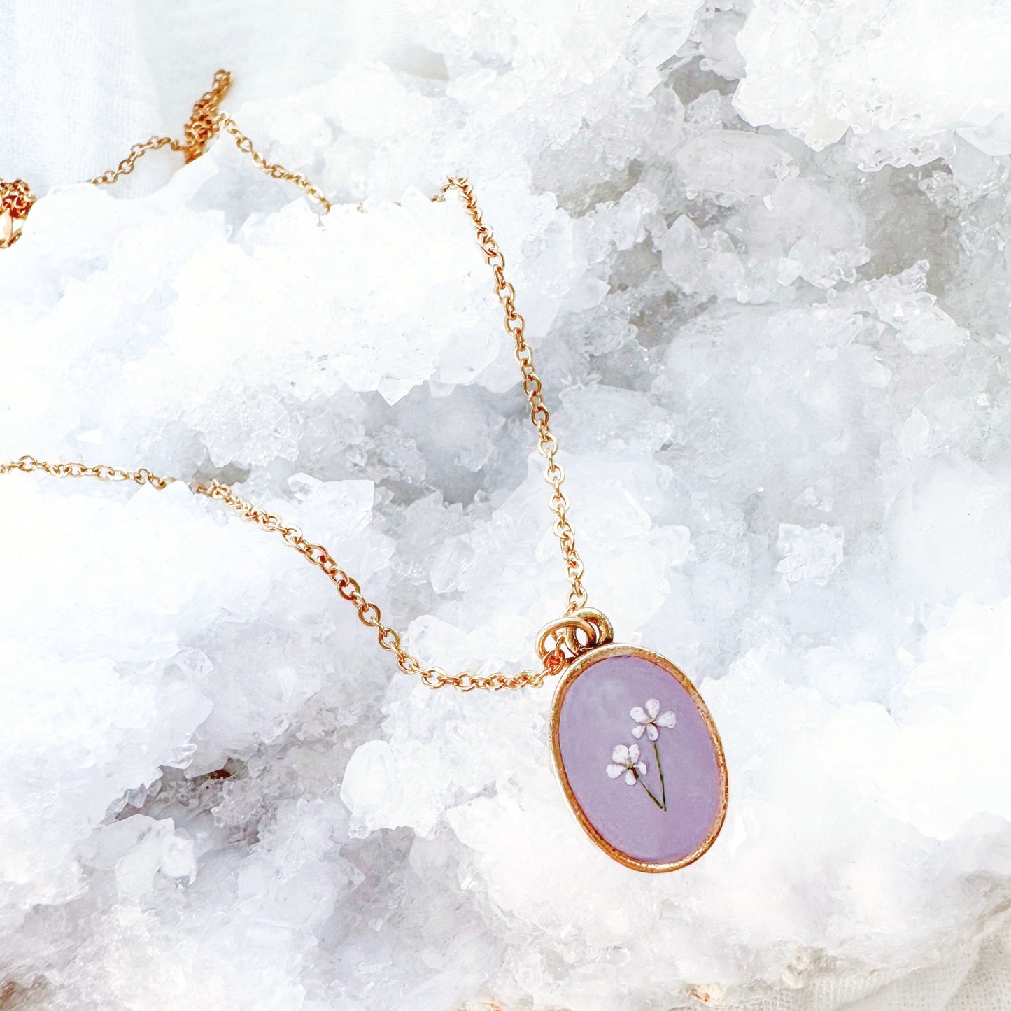 Bettina Classic Oval Pressed Flower Necklace | Gold