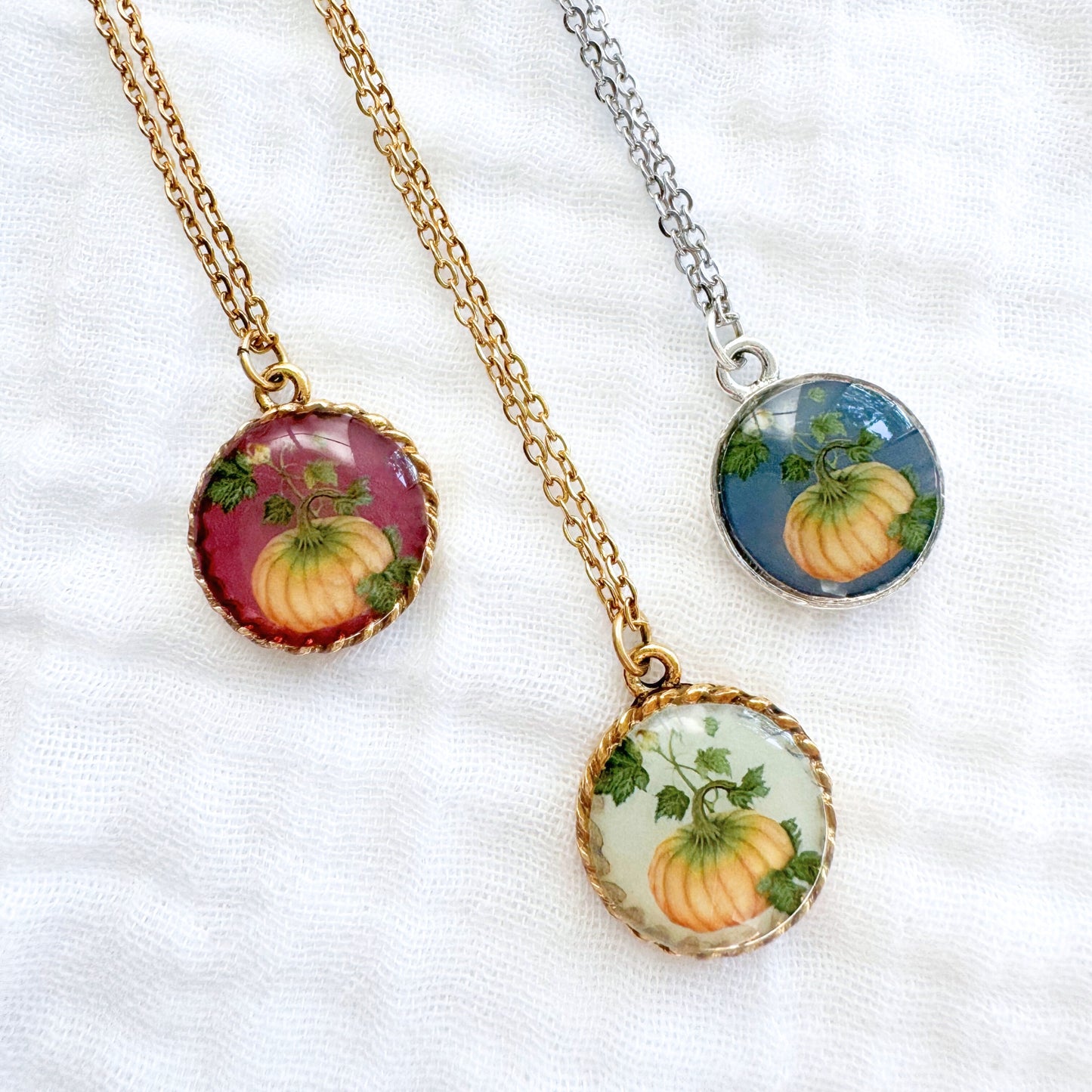 Pumpkin Green Pendant Necklace | Gold