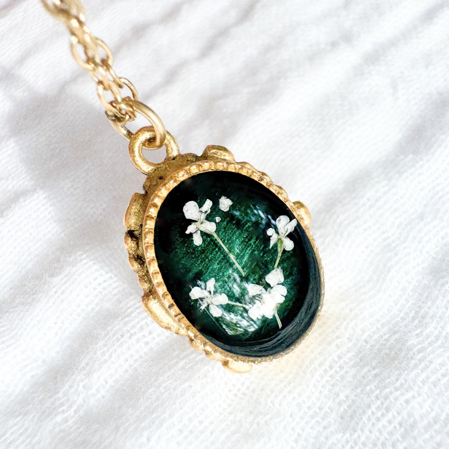 Bronwyn Ornate Pressed Flower Necklace | Gold