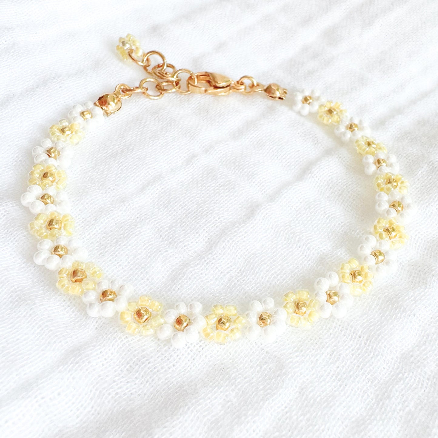 Buttercups and Daisies Bracelet | Gold