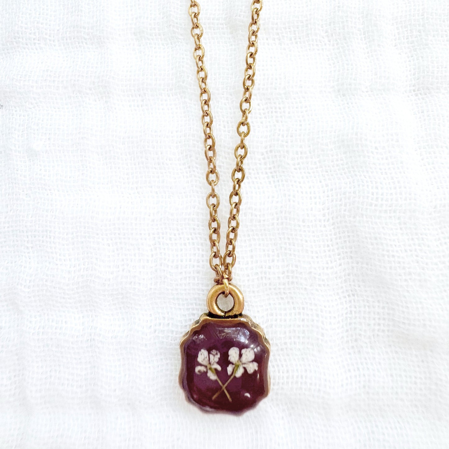 Catherine Mini Frame Pressed Flower Necklace | Gold