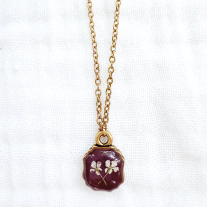 Catherine Mini Frame Pressed Flower Necklace | Gold