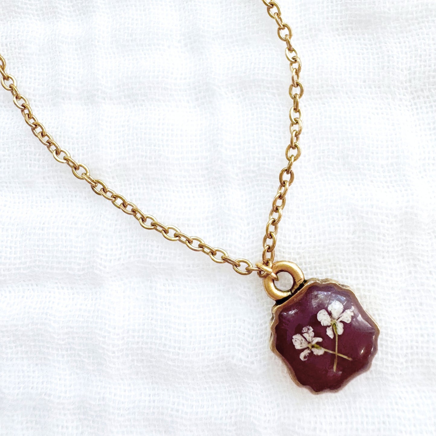 Catherine Mini Frame Pressed Flower Necklace | Gold