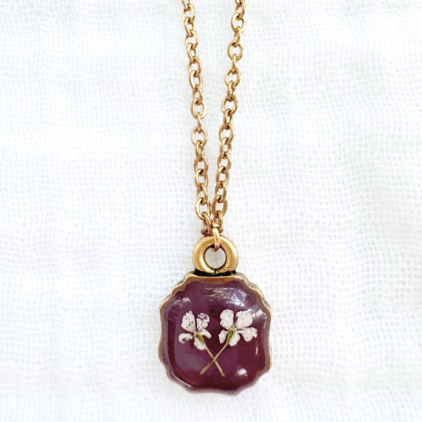 Catherine Mini Frame Pressed Flower Necklace | Gold