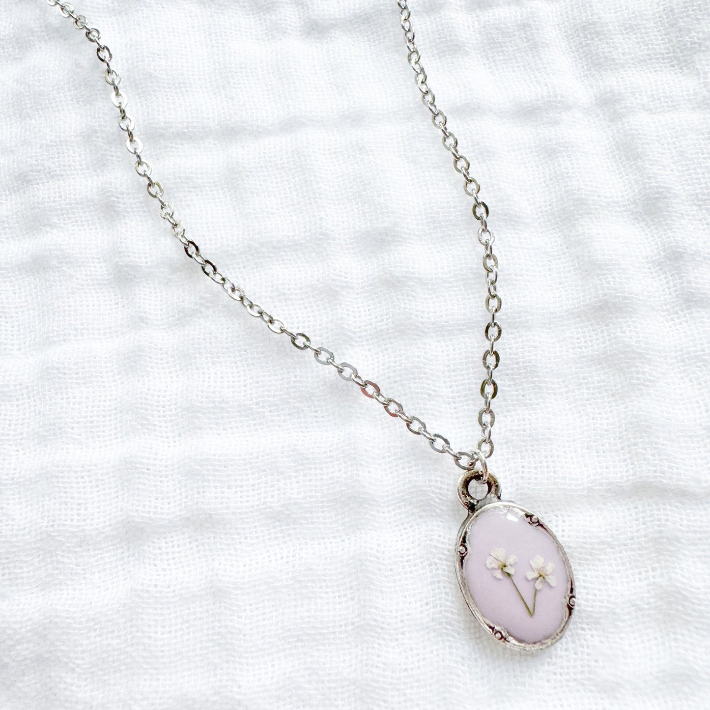 Cecilia Mini Ornate Pressed Flower Necklace | Silver