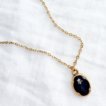Céline Mini Ornate Pressed Flower Necklace | Gold