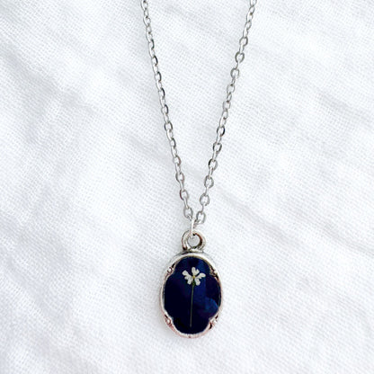 Céline Mini Ornate Pressed Flower Necklace | Silver