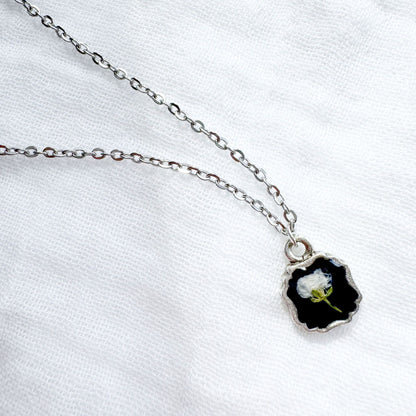 Céline Mini Frame Pressed Flower Necklace | Silver