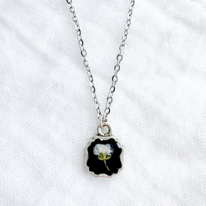 Céline Mini Frame Pressed Flower Necklace | Silver