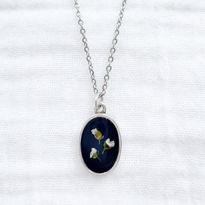 Céline Classic Oval Pressed Flower Necklace | Silver