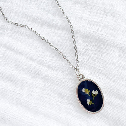 Céline Classic Oval Pressed Flower Necklace | Silver