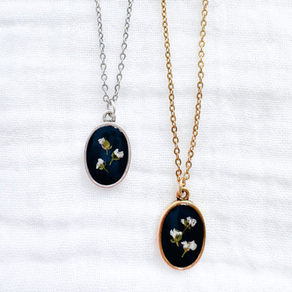 Céline Classic Oval Pressed Flower Necklace | Gold