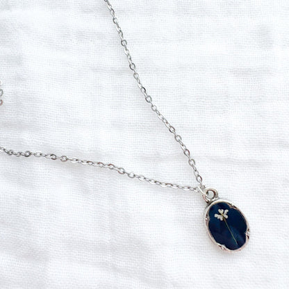 Céline Mini Ornate Pressed Flower Necklace | Silver