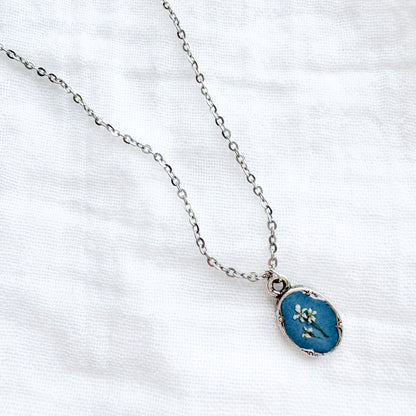 Chantelle Mini Ornate Pressed Flower Necklace | Silver