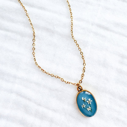 Chantelle Classic Oval Pressed Flower Necklace | Gold
