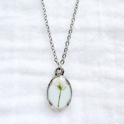 Claire Mini Ornate Pressed Flower Necklace | Silver