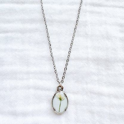 Claire Mini Ornate Pressed Flower Necklace | Silver