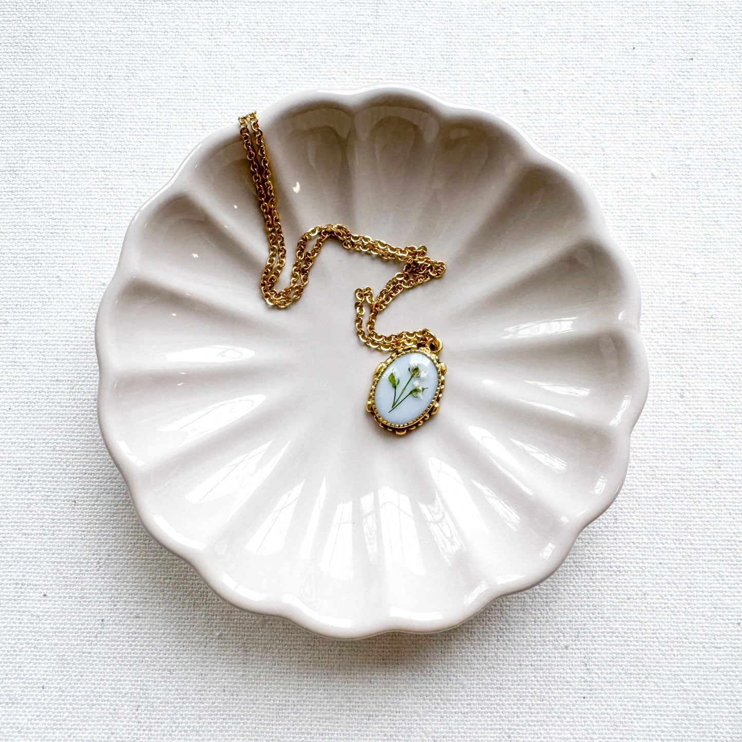 Dorothy Ornate Pressed Flower Necklace | Gold