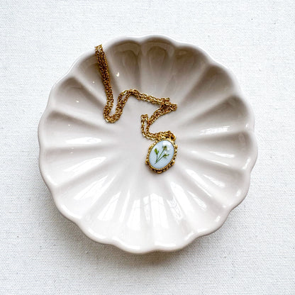 Dorothy Ornate Pressed Flower Necklace | Gold