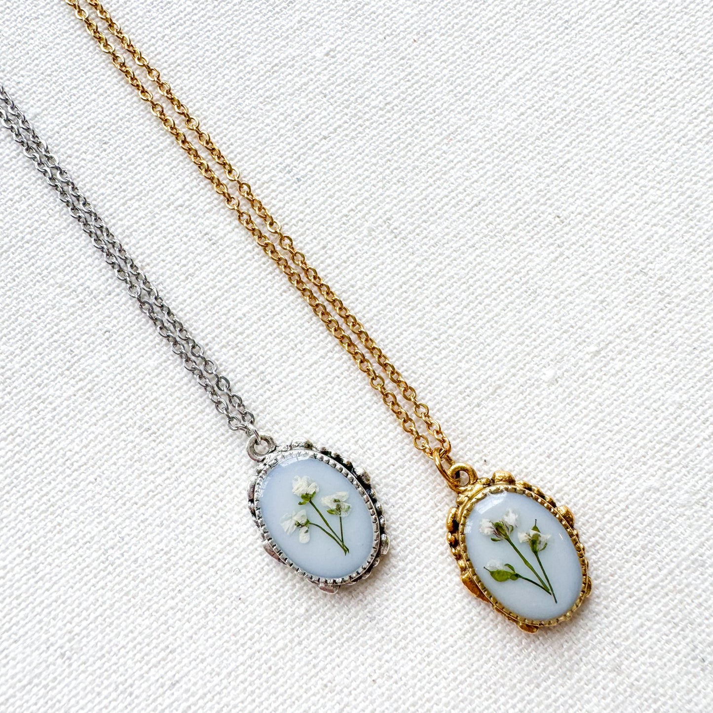 Dorothy Ornate Pressed Flower Necklace | Gold