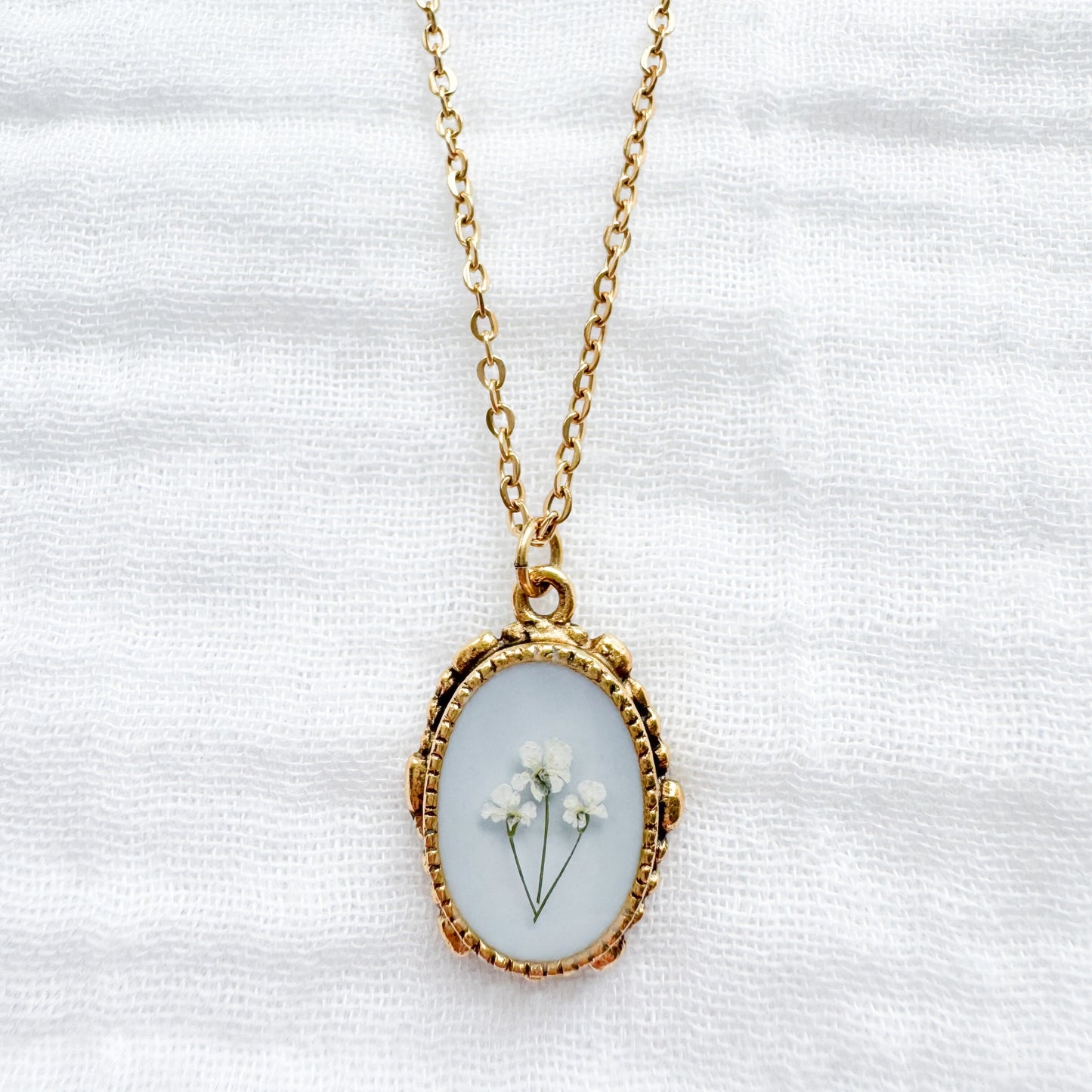 Dorothy Ornate Pressed Flower Necklace | Gold