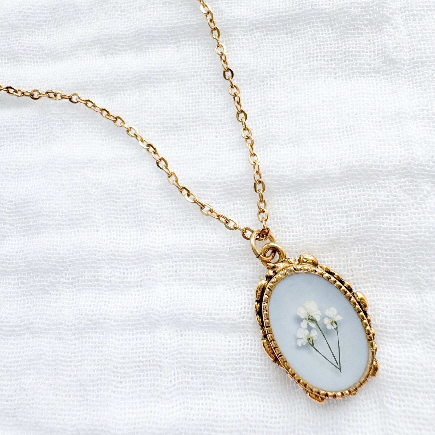 Dorothy Ornate Pressed Flower Necklace | Gold