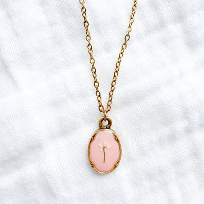 Elisa Mini Ornate Pressed Flower Necklace | Gold