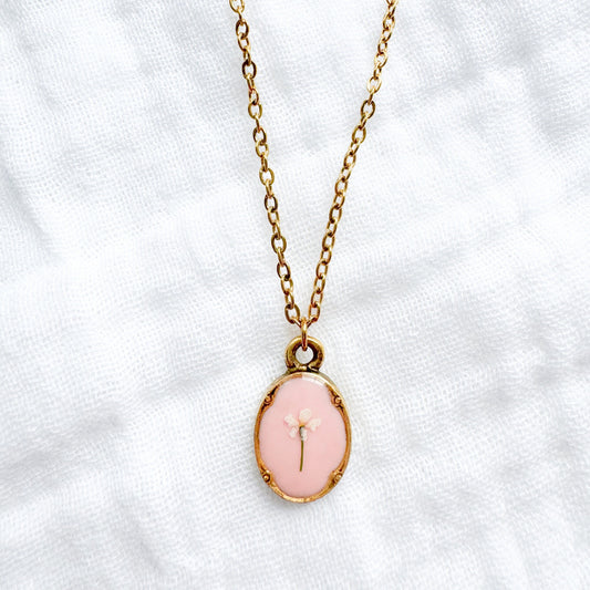 Elisa Mini Ornate Pressed Flower Necklace | Gold