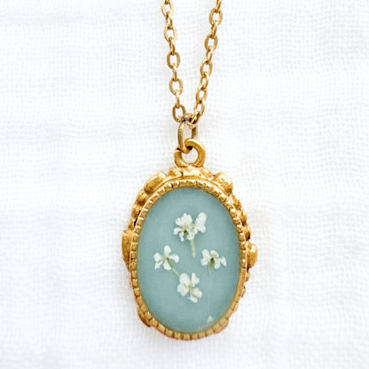 Elizabeth Ornate Pressed Flower Necklace | Gold