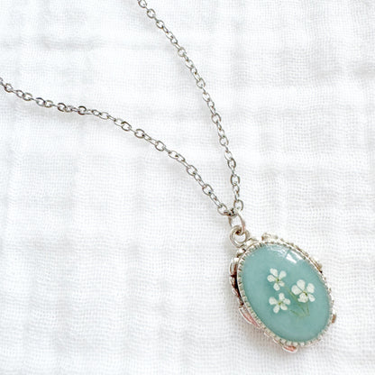 Elizabeth Ornate Pressed Flower Necklace | Silver