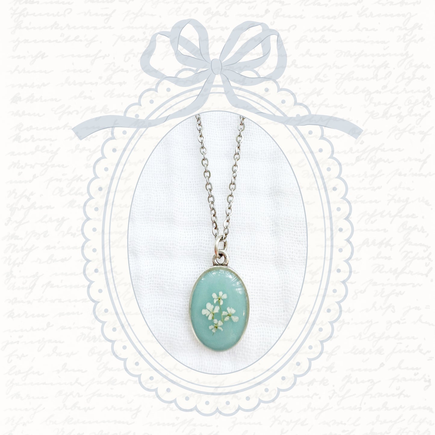 Elizabeth Classic Oval Pressed Flower Necklace | Silver