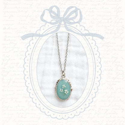 Elizabeth Ornate Pressed Flower Necklace | Silver