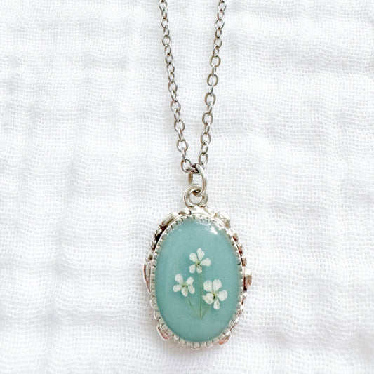 Elizabeth Ornate Pressed Flower Necklace | Silver