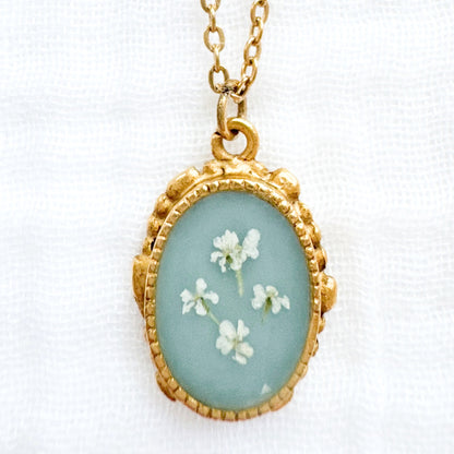Elizabeth Ornate Pressed Flower Necklace | Gold