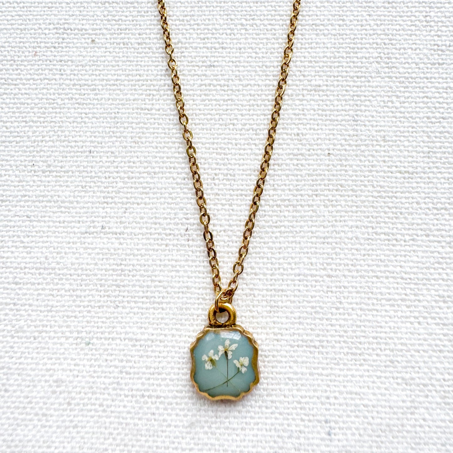 Eloise Pressed Flower Necklace | Gold