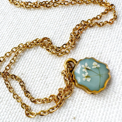 Eloise Pressed Flower Necklace | Gold