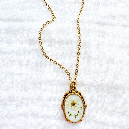 Elsa Ornate Pressed Flower Necklace | Gold