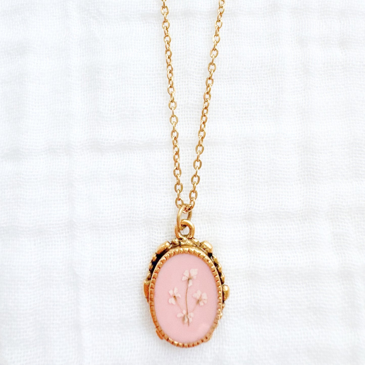 Emma Ornate Pressed Flower Necklace | Gold