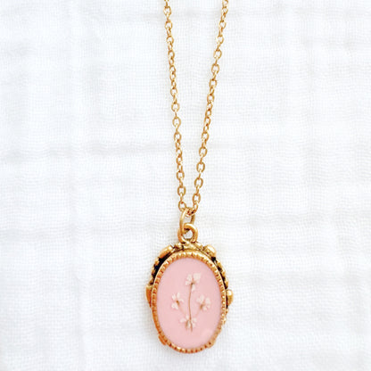 Emma Ornate Pressed Flower Necklace | Gold