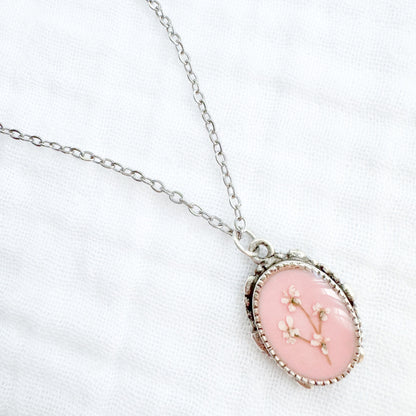 Emma Ornate Pressed Flower Necklace | Silver