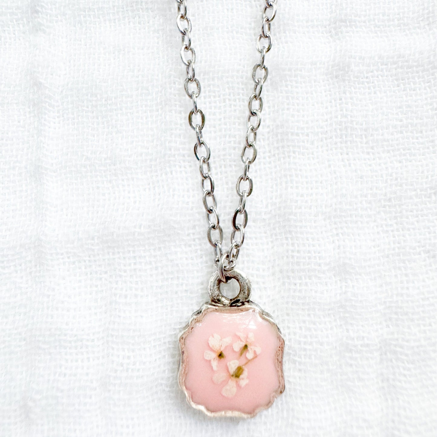 Emma Mini Frame Pressed Flower Necklace | Silver